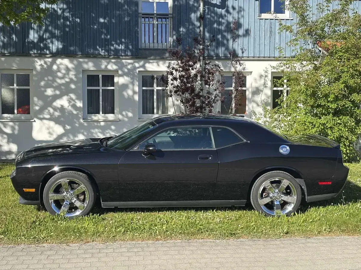 Używany Dodge Challenger 377 KM (277 kW) 2010 Czarny Coupe
