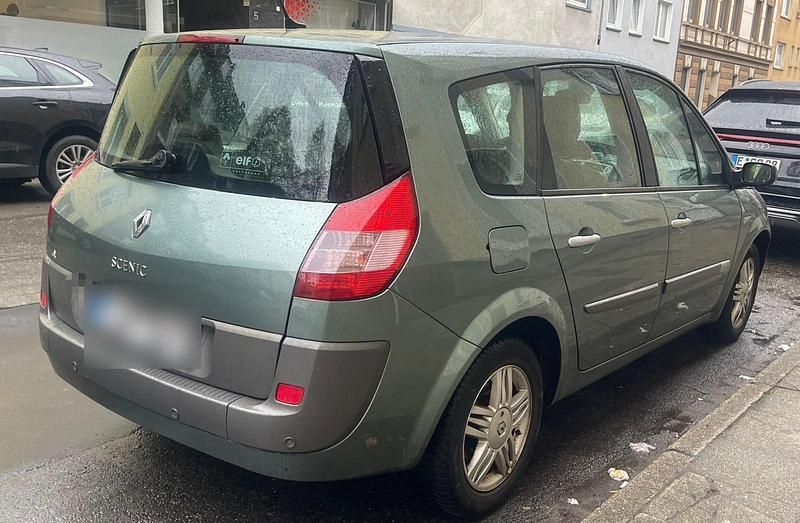 Gebraucht Renault Scénic II 135 PS (99 kW) 2005 Grün Van / Kleinbus