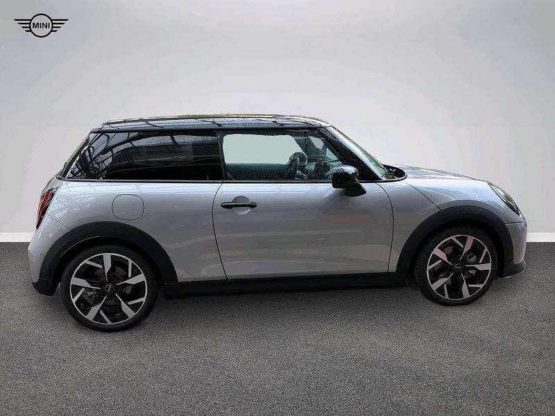 Gebraucht Mini Cooper S Favoured 204 PS (150 kW) 2024 Grau Kleinwagen