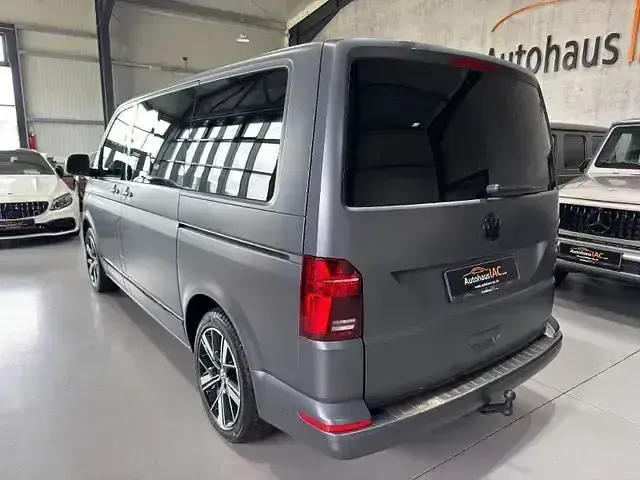 Gebraucht VW Multivan Highline 199 PS (146 kW) 2020 Grau Van / Kleinbus