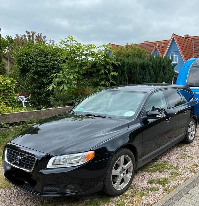 Gebraucht Volvo V70 136 PS (100 kW) 2009 Schwarz Kombi