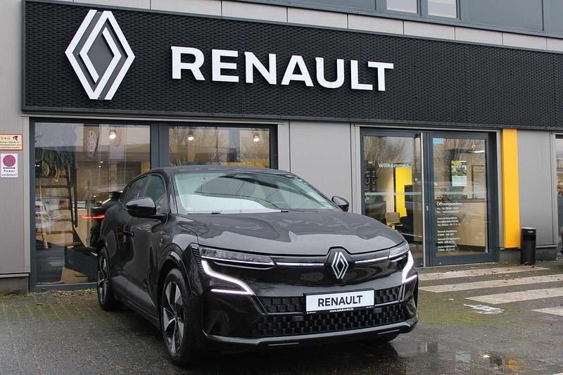 Gebraucht Renault Megane E-Tech Evolution 160 kW (218 PS) 2022 Sternenschwarz Kleinwagen