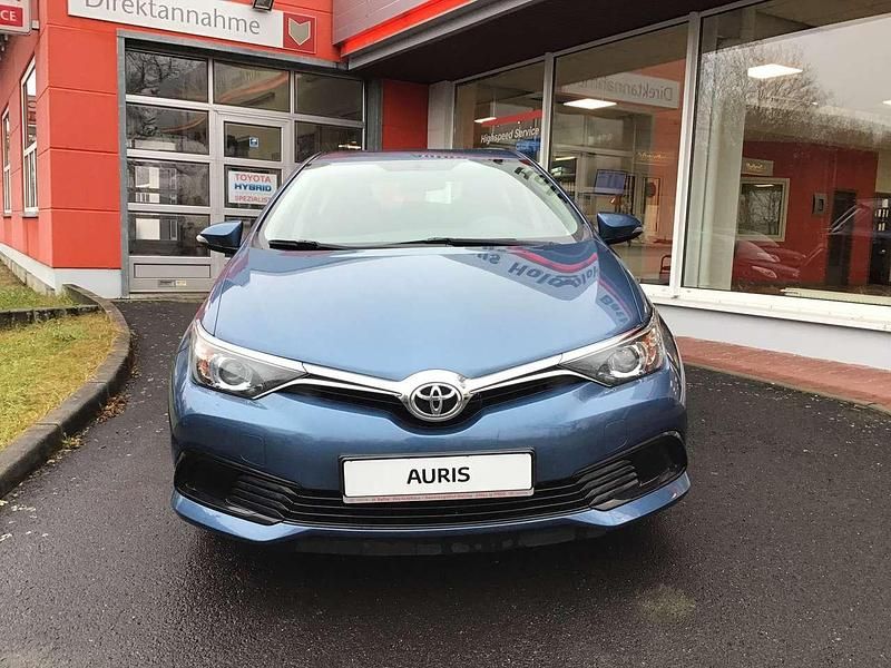 Gebraucht Toyota Auris Cool 99 PS (72 kW) 2016 Denimblau metallic Kleinwagen
