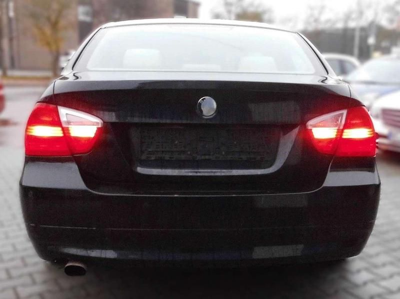 Gebraucht BMW 318 129 PS (94 kW) 2006 Schwarz Limousine