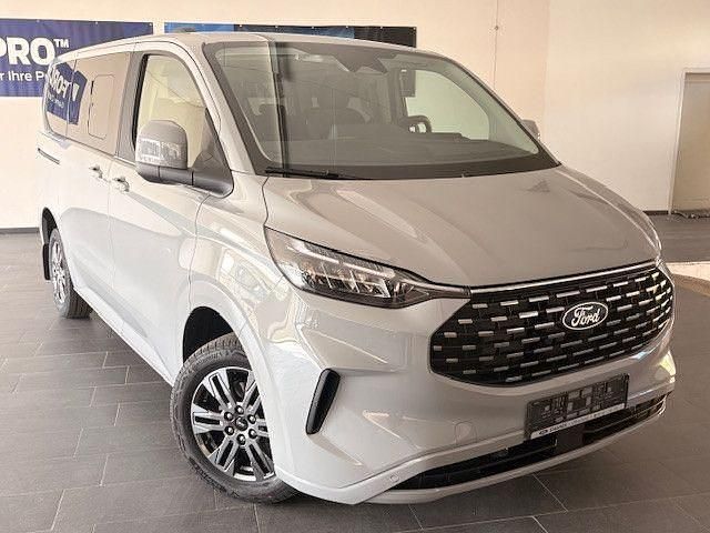 Neu Ford Tourneo Titanium 170 PS (125 kW) 2026 Grau Van / Kleinbus