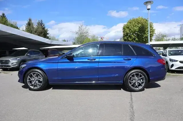 Gebraucht Mercedes C180 Avantgarde 156 PS (114 kW) 2017 Blau Kombi