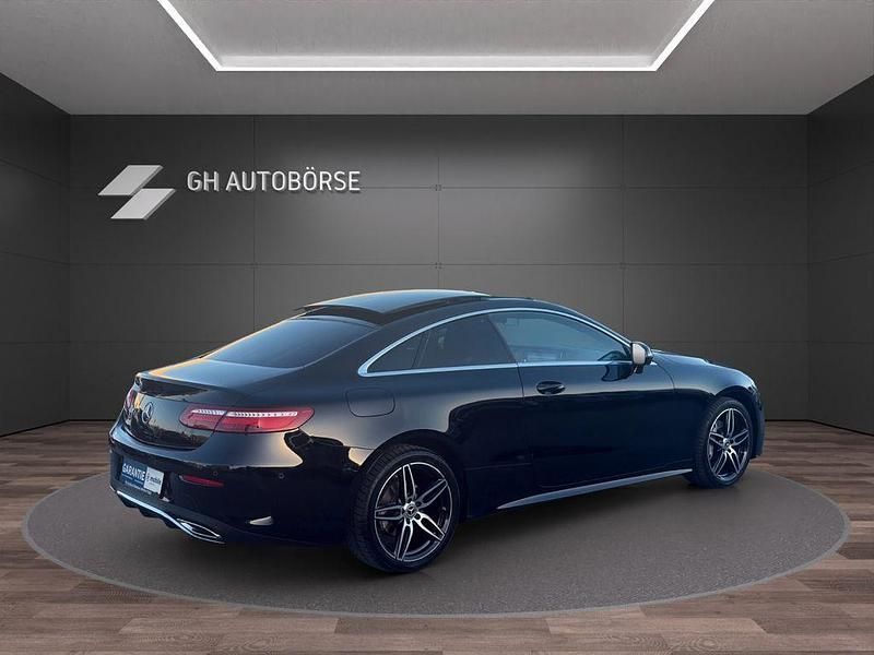 Gebraucht Mercedes E200 AMG line 184 PS (135 kW) 2018 Schwarz Coupé