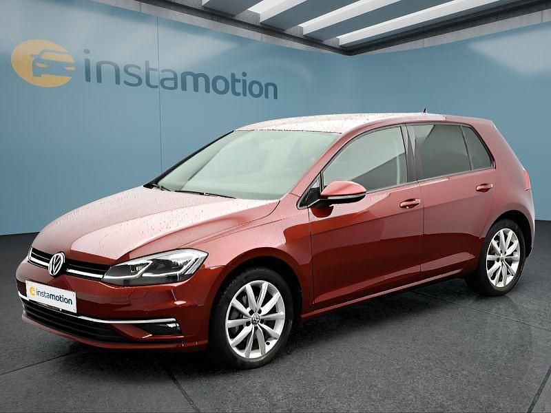 Rot Gebraucht 2019 VW Golf VII Kleinwagen | 19.349 € (Fairer Preis) - Bild 1/4