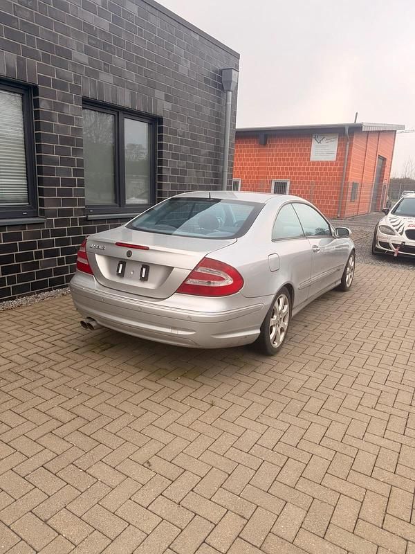 Second-hand Mercedes CLK320 2002 Argintiu Coupe