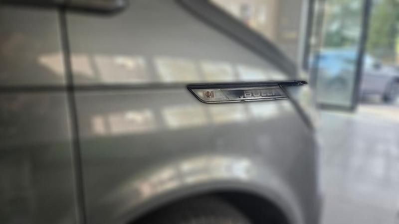 Usado VW Multivan 150 HP (110 kW) 2020 Cinzento