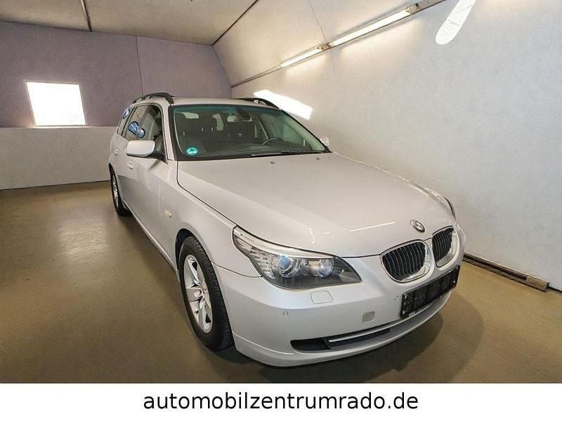 Gebraucht BMW 525 197 PS (144 kW) 2007 Silber Kombi