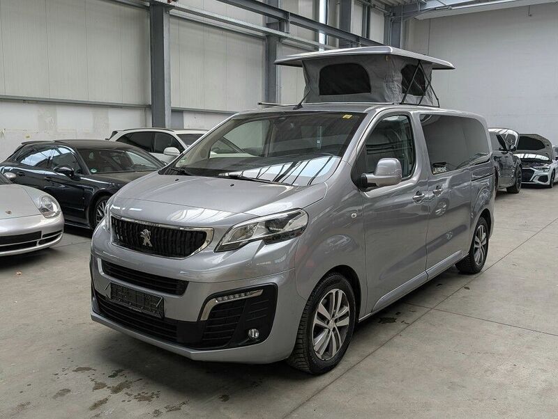 Grau Gebraucht 2021 Peugeot Traveller Van / Kleinbus | 27.900 € (Etwas zu teuer) - Bild 1/4