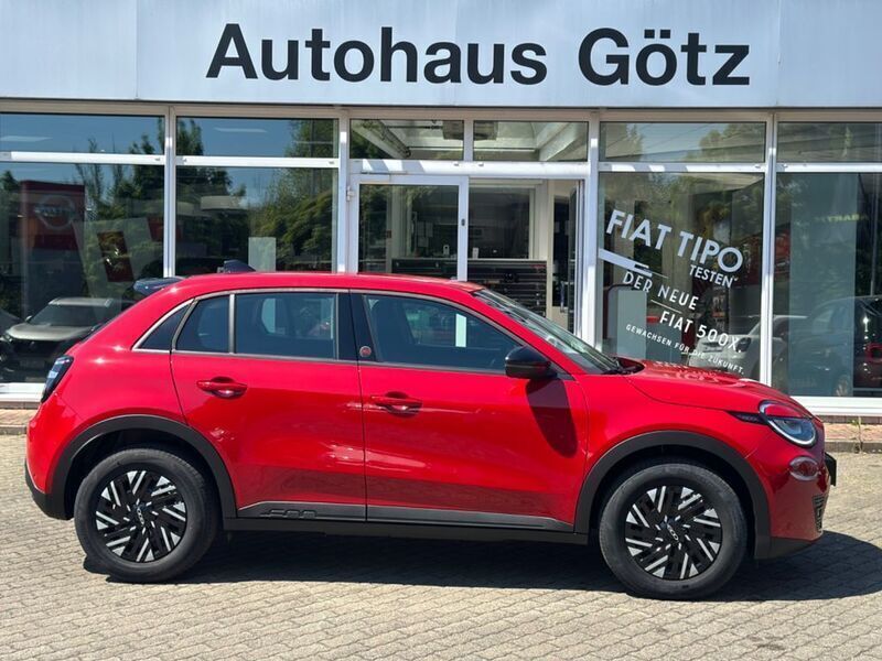 Neu Fiat 600E Red 114 kW (156 PS) 2025 Rot SUV