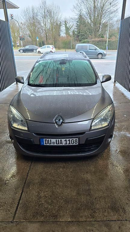 Gebraucht Renault Mégane Dynamique 131 PS (96 kW) 2010 Grau Limousine