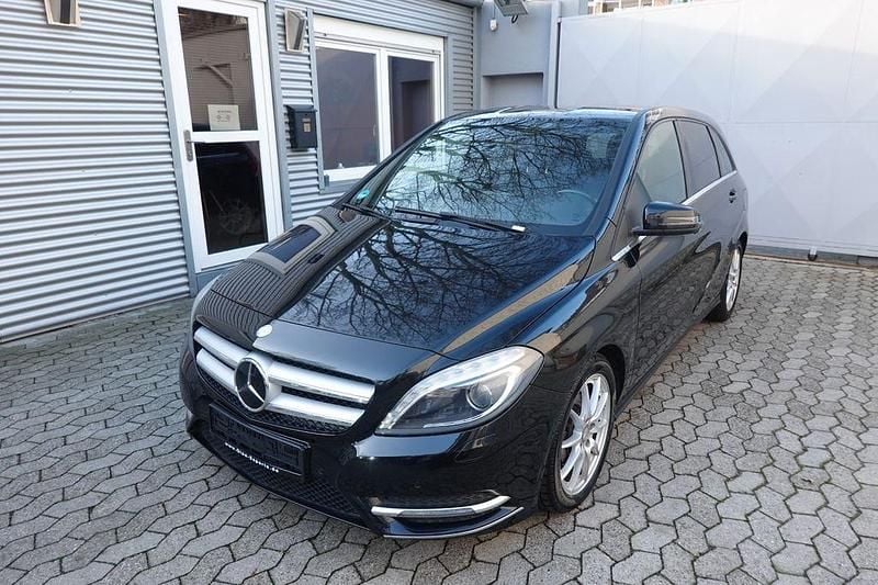 Gebraucht Mercedes B220 184 PS (135 kW) 2014 Schwarz Van / Kleinbus