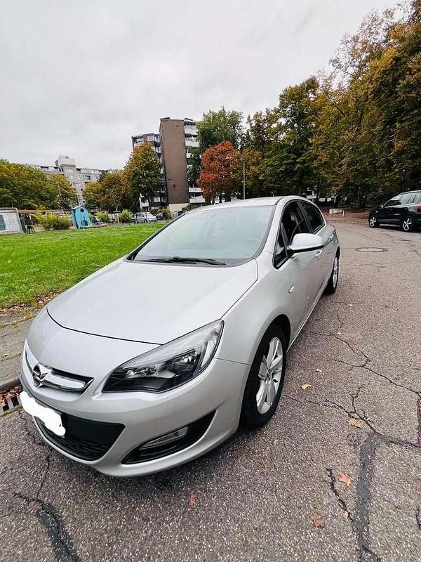 Gebraucht Opel Astra Sport 116 PS (85 kW) 2013 Limousine