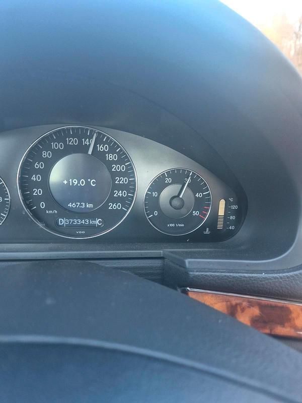 Gebraucht Mercedes E220 150 PS (110 kW) 2005 Schwarz Limousine