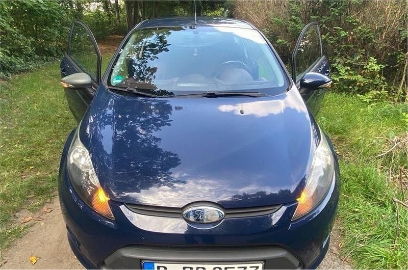 Blau Gebraucht 2009 Ford Fiesta Kleinwagen | 1.050 € (Superpreis) - Bild 1/4