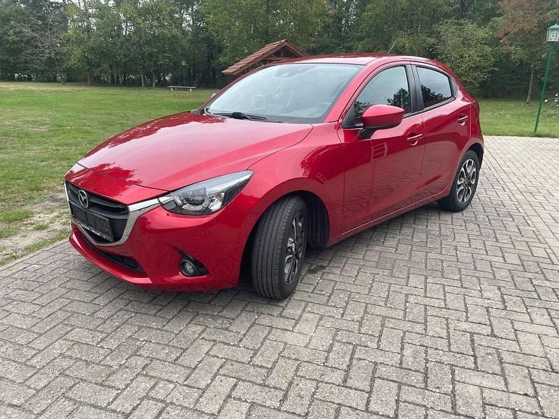 Rot Gebraucht 2017 Mazda 2 Nakama Kleinwagen | 9.900 € (Fairer Preis) - Bild 1/4