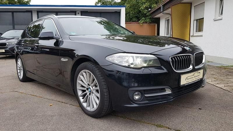 Schwarz Gebraucht 2016 BMW 520 Comfort Edition Kombi | 12.490 € (Guter Preis) - Bild 1/4