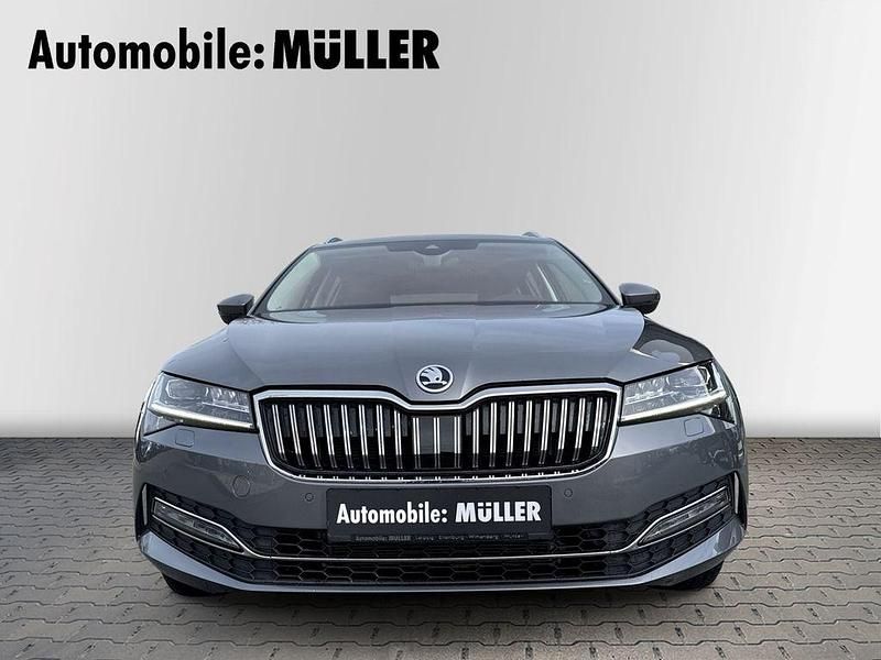 Gebraucht Skoda Superb Style 200 PS (147 kW) 2023 Graphitegrau metallic Kombi