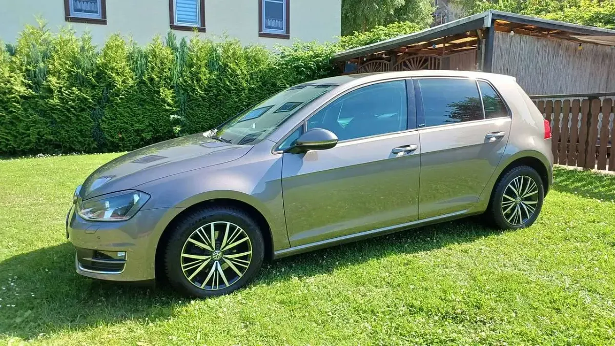 Gebraucht VW Golf VII Allstar 86 PS (63 kW) 2016 Grau Limousine
