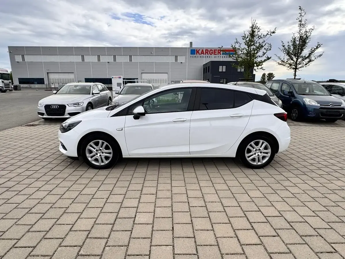 Gebraucht Opel Astra Edition 110 PS (80 kW) 2020 Weiß Kleinwagen