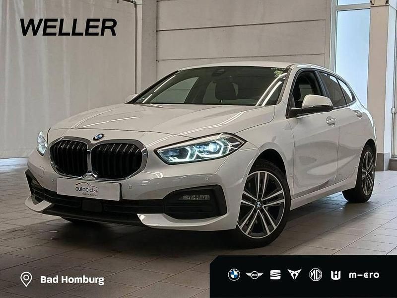 Weiss Gebraucht 2023 BMW 118 Advantage Kleinwagen | 24.855 € (Fairer Preis) - Bild 1/4