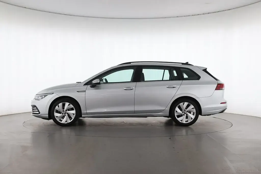 Gebraucht VW Golf VIII Style 190 PS (139 kW) 2022 Reflexsilber Kombi