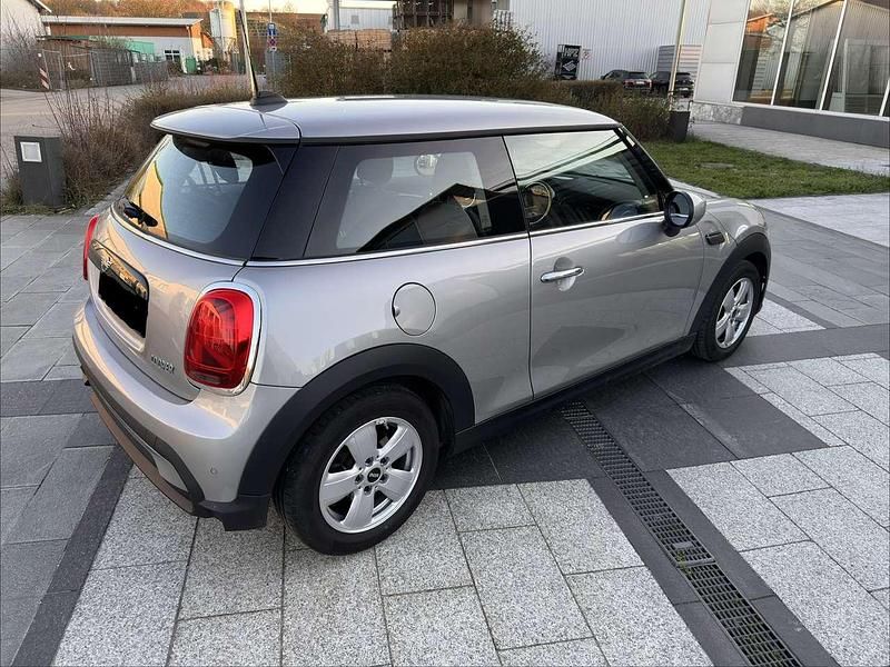 Gebraucht Mini Cooper Essential 136 PS (100 kW) 2023 Grau Kleinwagen