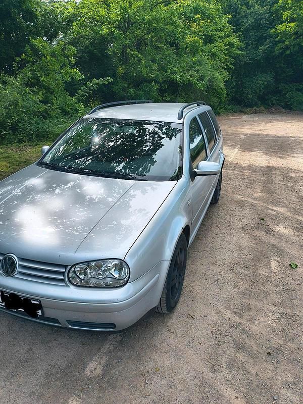 Silber Gebraucht 2003 VW Golf IV Kombi | 1.650 € (Superpreis) - Bild 1/4