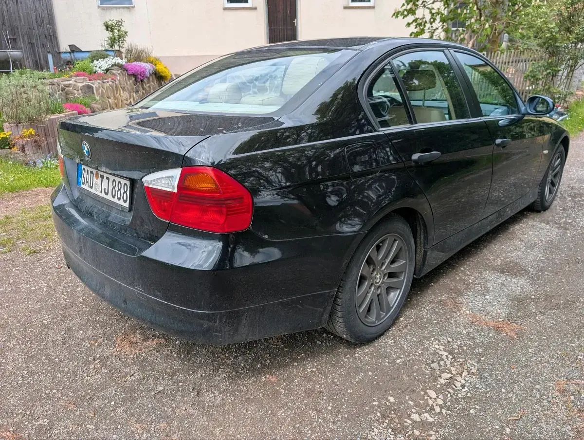 Gebraucht BMW 320 150 PS (110 kW) 2005 Schwarz Limousine