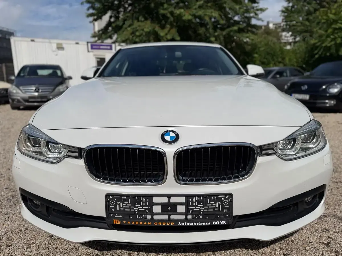 Gebraucht BMW 320 Advantage 190 PS (139 kW) 2017 Weiß Limousine