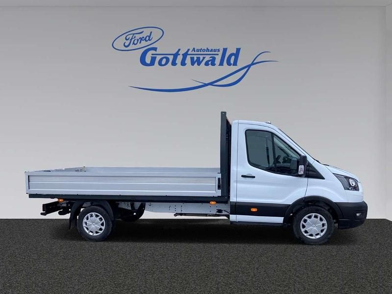 Gebraucht Ford Transit Trend 131 PS (96 kW) 2023 Frostweiß Van / Kleinbus