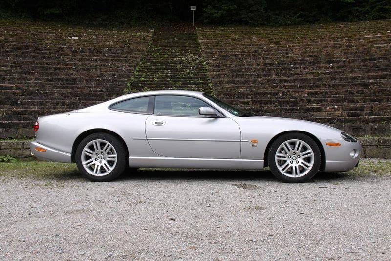 Gebraucht Jaguar XKR 396 PS (291 kW) 2003 Silber Coupé