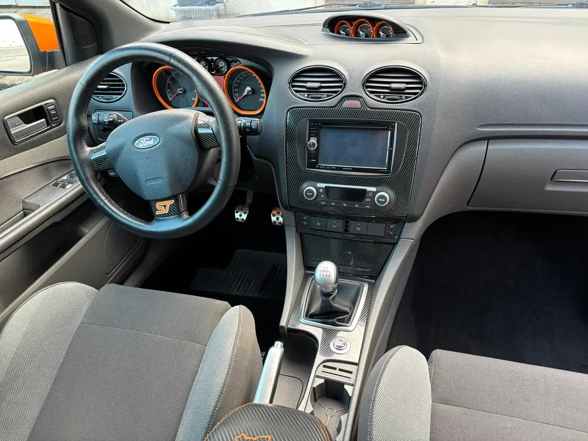 Gebraucht Ford Focus ST 226 PS (166 kW) 2009 Orange Limousine