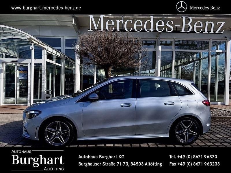 Gebraucht Mercedes B200 AMG line 163 PS (119 kW) 2024 Lack hightechsilber Van / Kleinbus