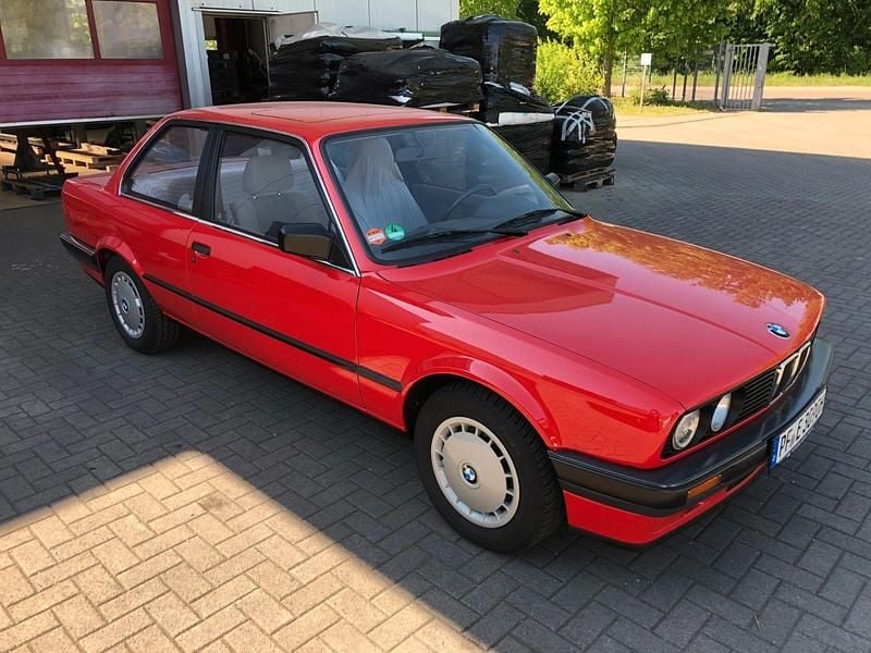 Gebraucht BMW 316 99 PS (72 kW) 1990 Rot Limousine