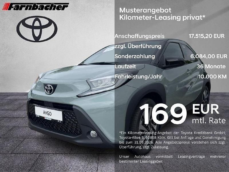 Neu Toyota Aygo X Comfort 72 PS (52 kW) 2025 Urban khaki (6x3)/ black mica (2 SUV