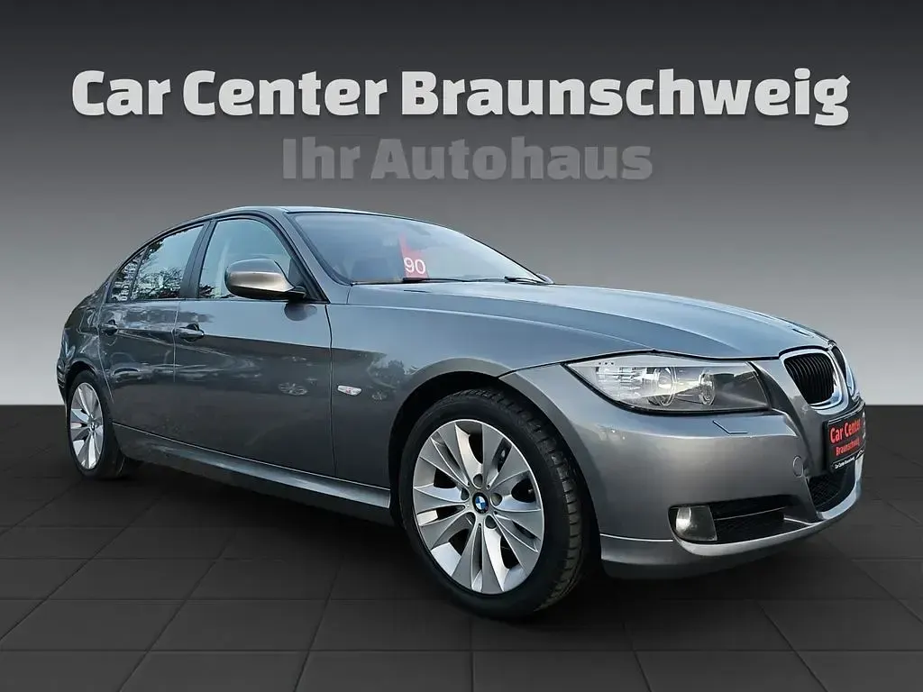 Gebraucht BMW 320 Sport Line 184 PS (135 kW) 2011 Grau Limousine