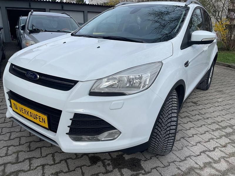 Gebraucht Ford Kuga Trend 150 PS (110 kW) 2013 Weiß SUV