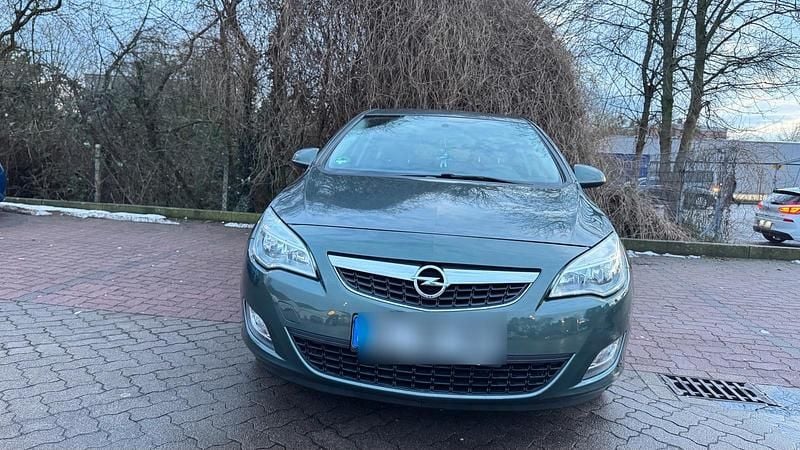Grün Gebraucht 2010 Opel Astra Kleinwagen | 4.100 € (Superpreis) - Bild 1/4
