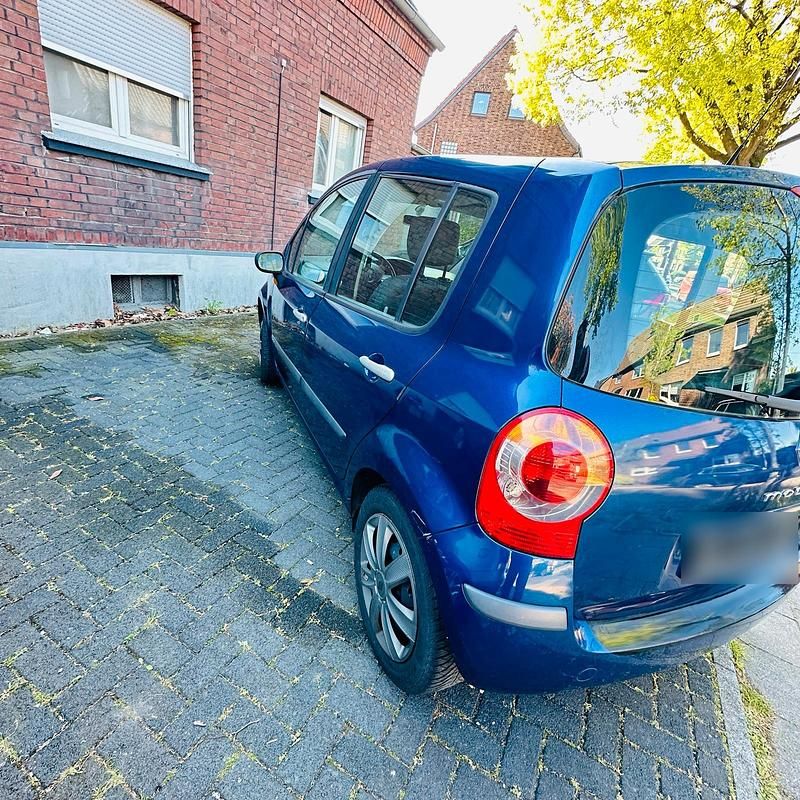 Second-hand Renault Modus 112 CP (82 kW) 2005 Albastru Monovolum