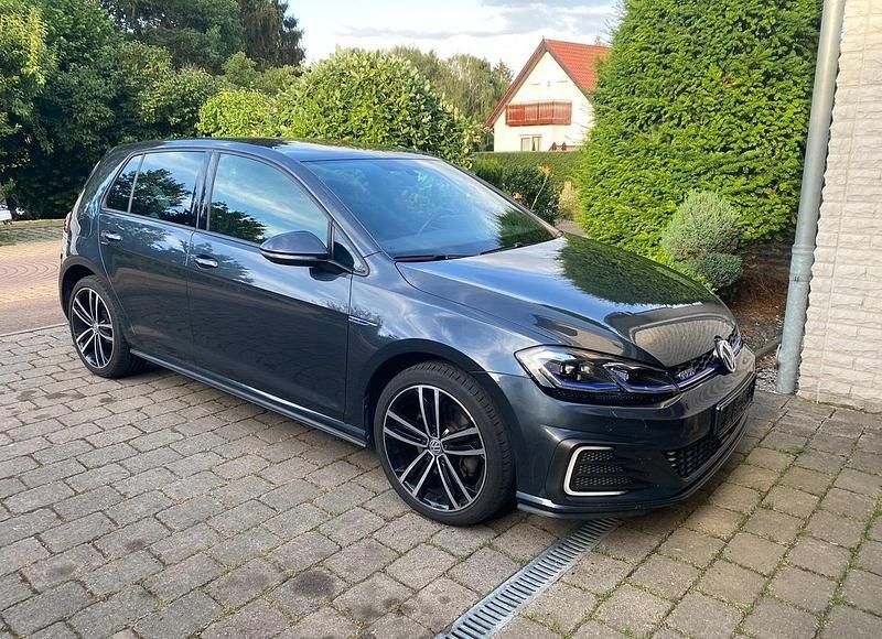 Gebraucht VW Golf GTE 150 PS (110 kW) 2017 Blau Coupé