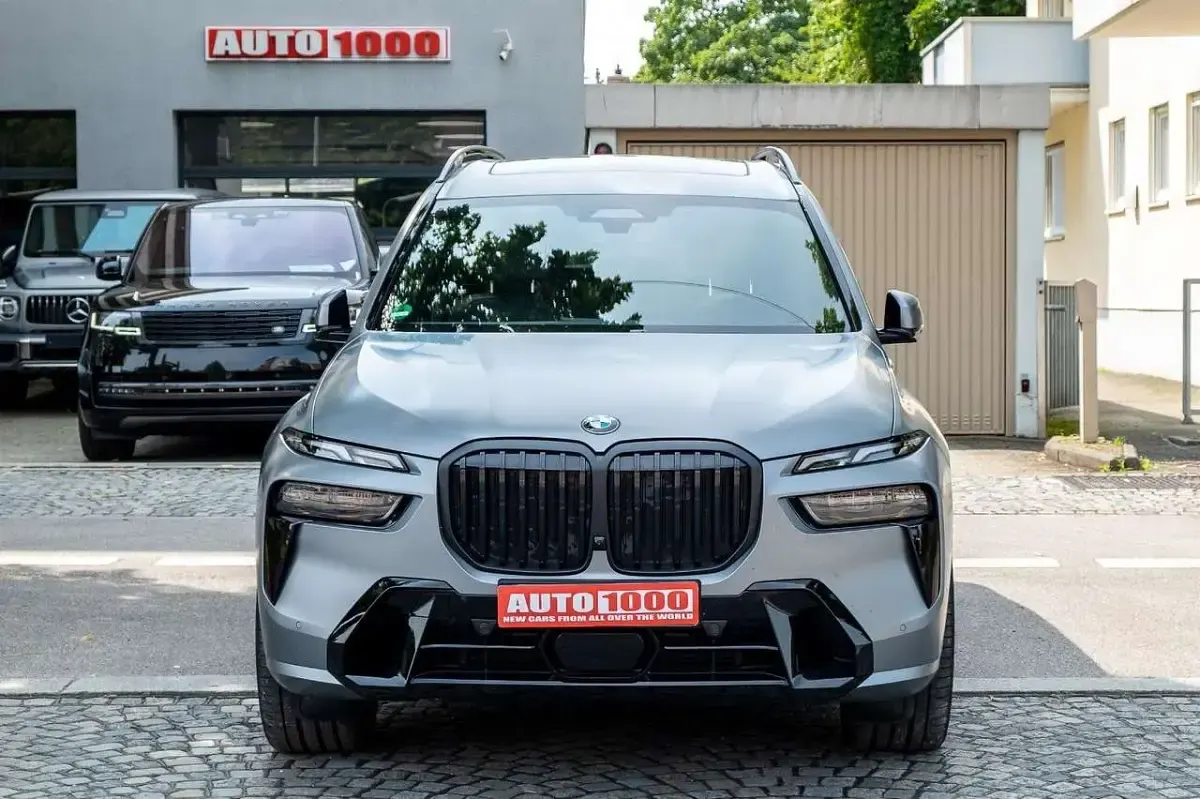 Gebraucht BMW X7 M Sport 352 PS (258 kW) 2025 Grau SUV