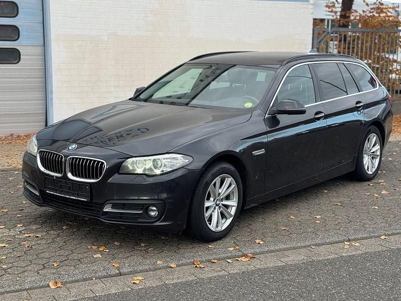 Grau Gebraucht 2015 BMW 520 Performance Limousine | 10.709 € (Guter Preis) - Bild 1/4