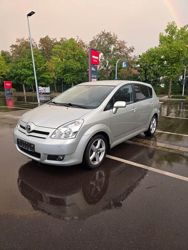 Silber Gebraucht 2006 Toyota Verso Van / Kleinbus | 4.300 € (Guter Preis) - Bild 1/4