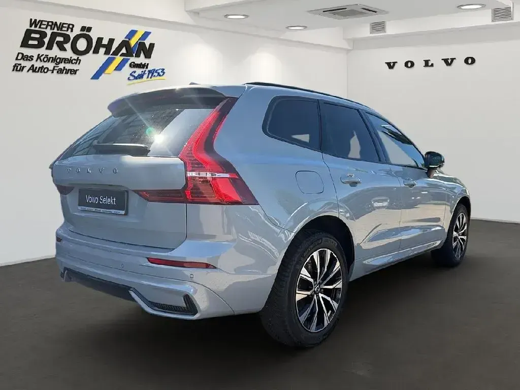 Gebraucht Volvo XC60 Plus 197 PS (144 kW) 2023 Vapour grey / metallic SUV