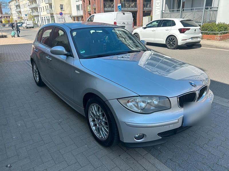 Second-hand BMW 118 143 CP (105 kW) 2008 Argintiu Hatchback
