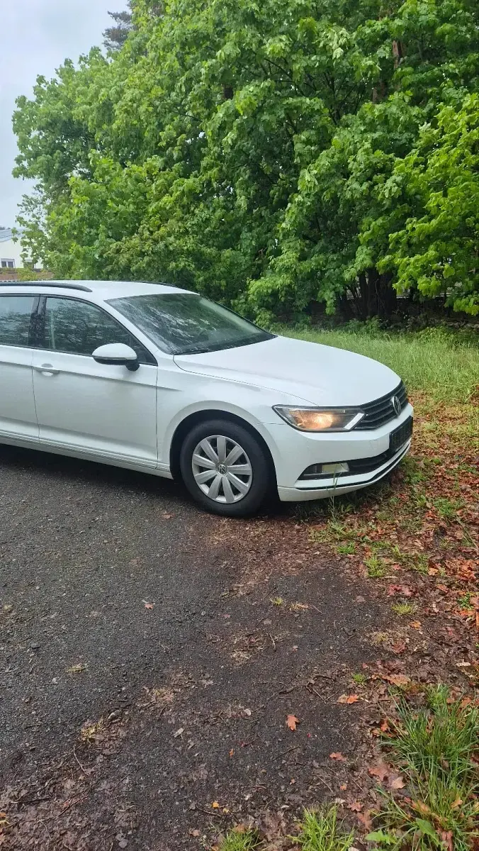 Gebraucht VW Passat 120 PS (88 kW) 2016 Weiß Kombi